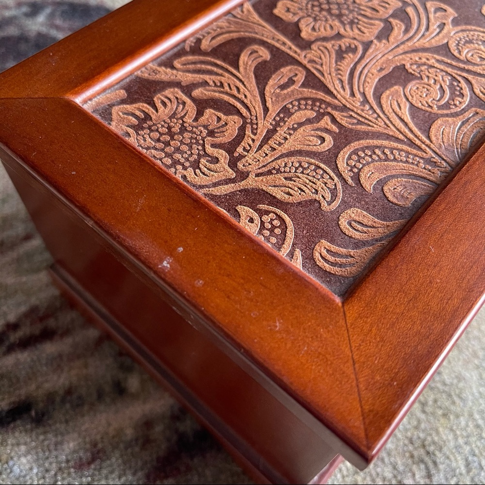Jewelry Box - Picture 7 of 10